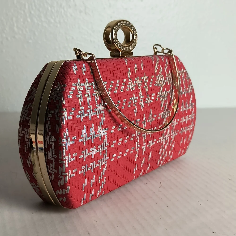 Woven Houndstooth Pattern Evening Clutch Bag Clasp Closure Strap Metal Red